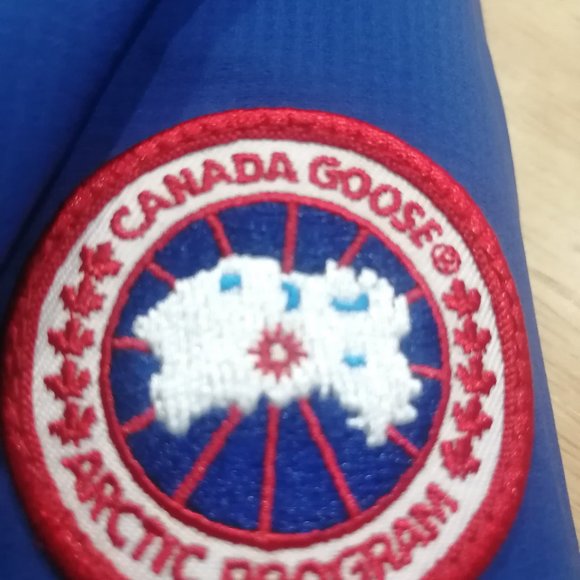 Canada Goose Lodge Jacket - Picture 5 of 6
